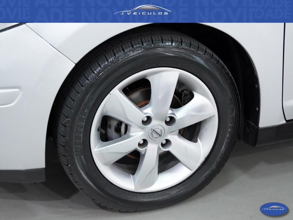 Nissan Tiida Hatch