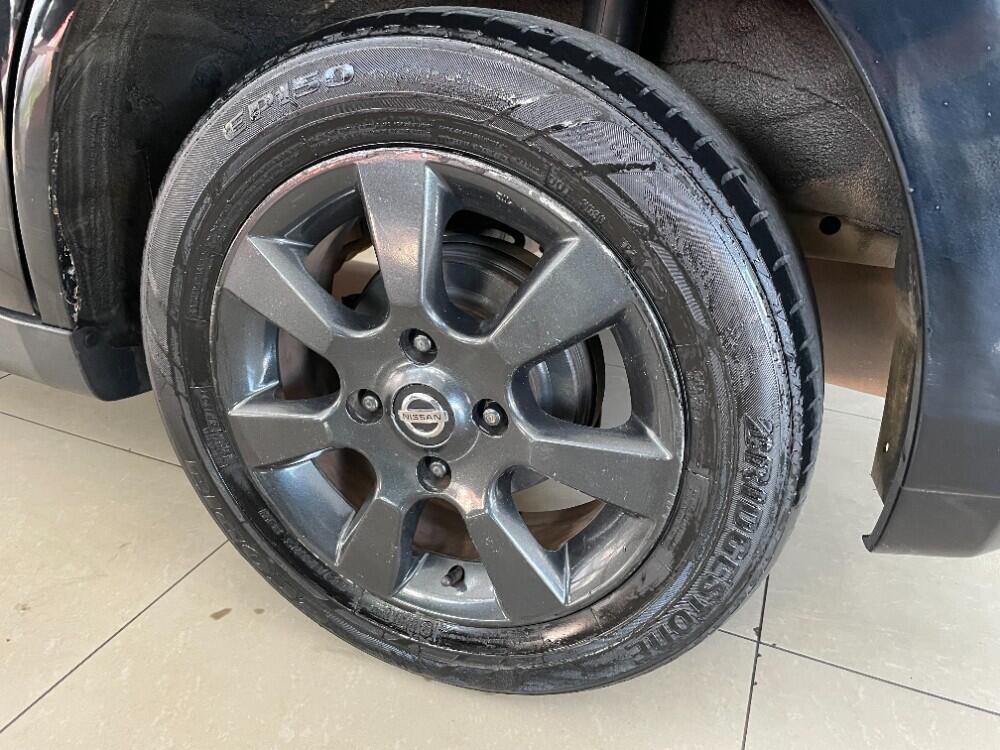 Nissan Tiida Hatch