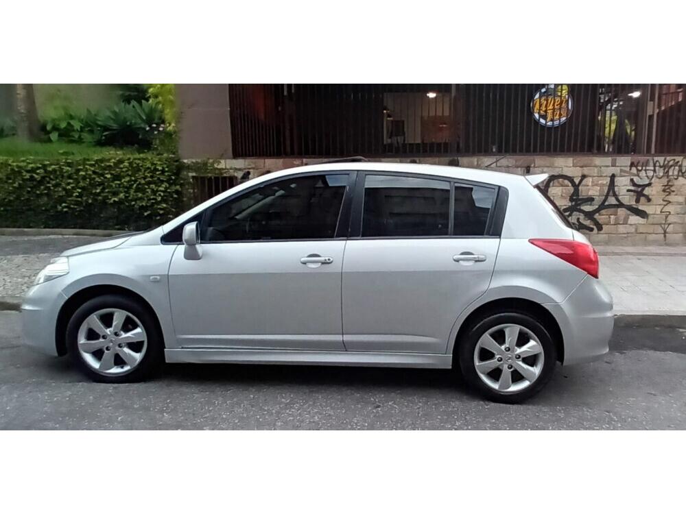 Nissan Tiida Hatch