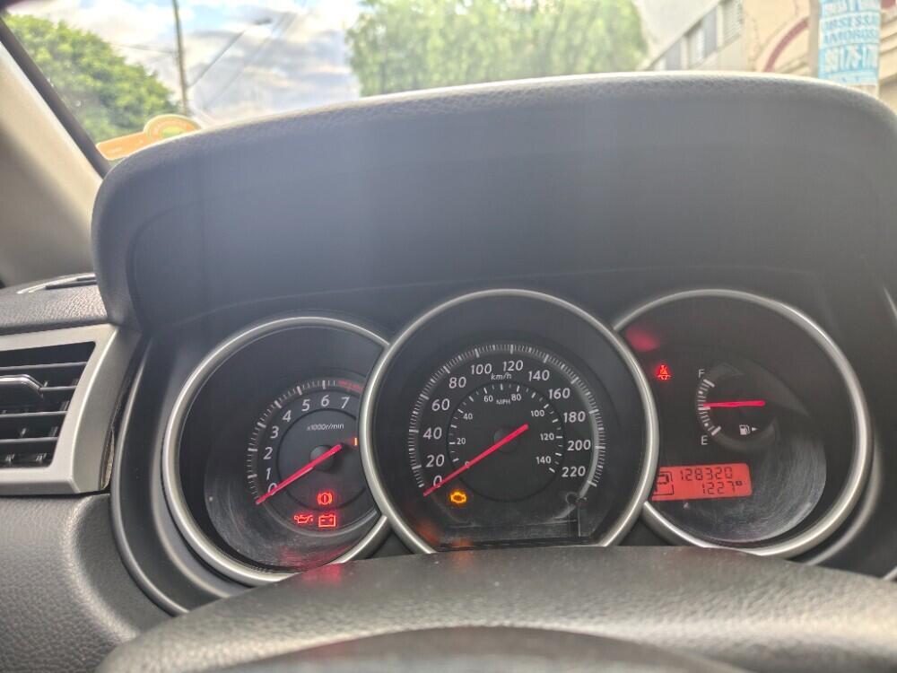 Nissan Tiida Hatch