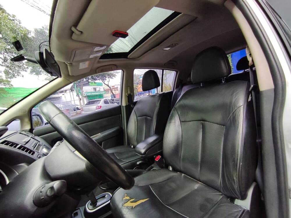 Nissan Tiida Hatch