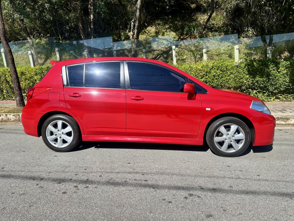 Nissan Tiida Hatch