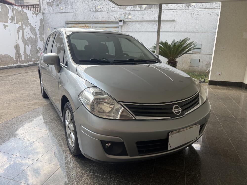 Nissan Tiida 1.8 16v S 2011