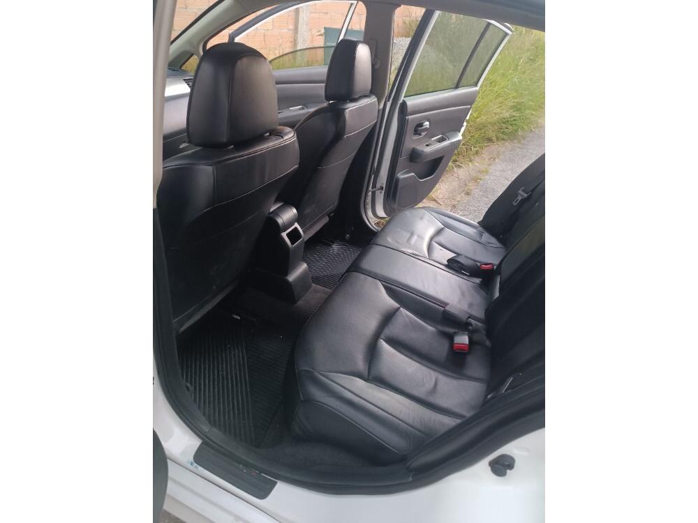 Nissan Tiida Hatch