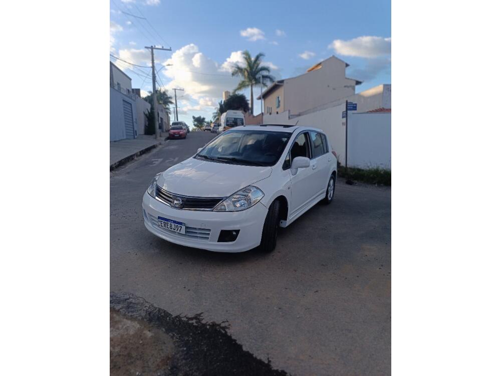 Nissan Tiida Hatch