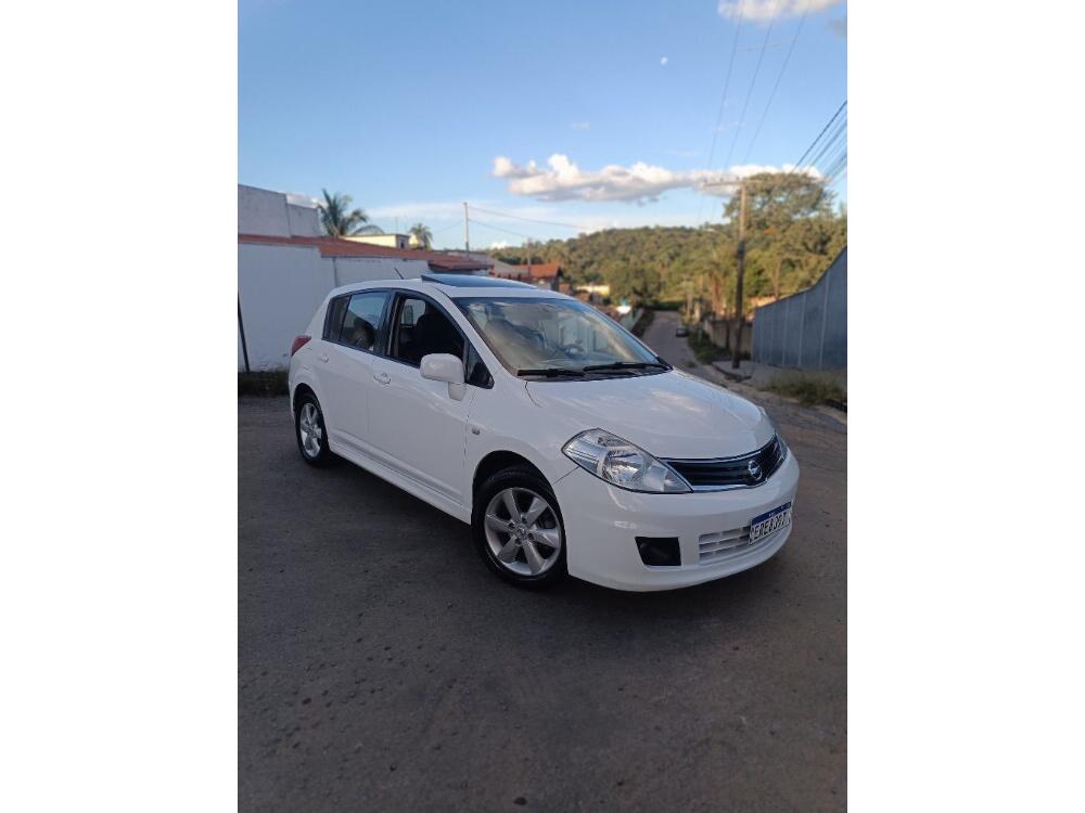 Nissan Tiida Hatch