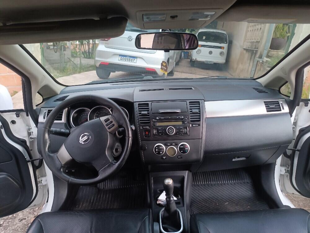 Nissan Tiida Hatch