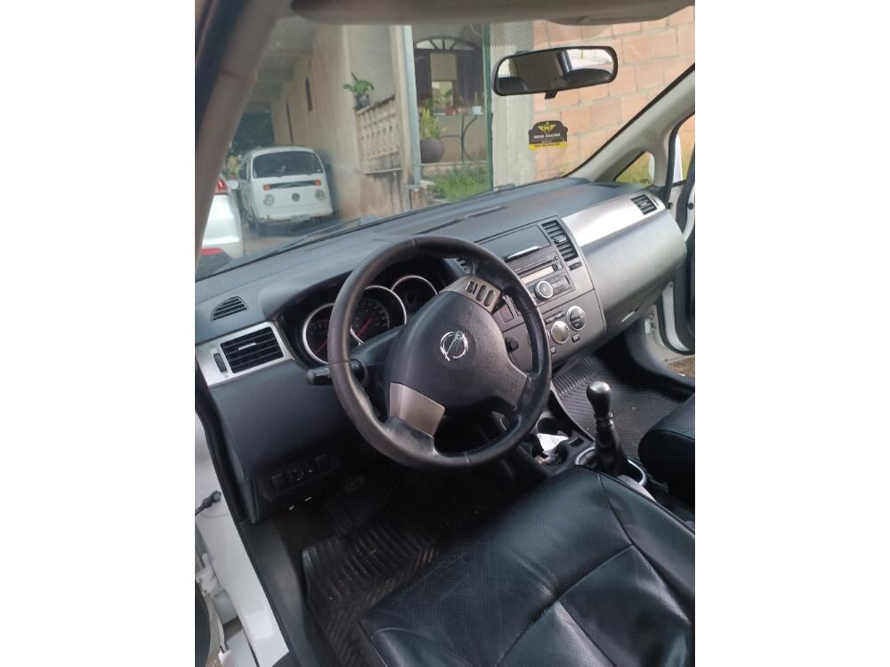 Nissan Tiida Hatch
