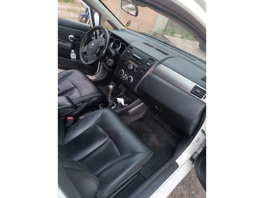 Nissan Tiida Hatch