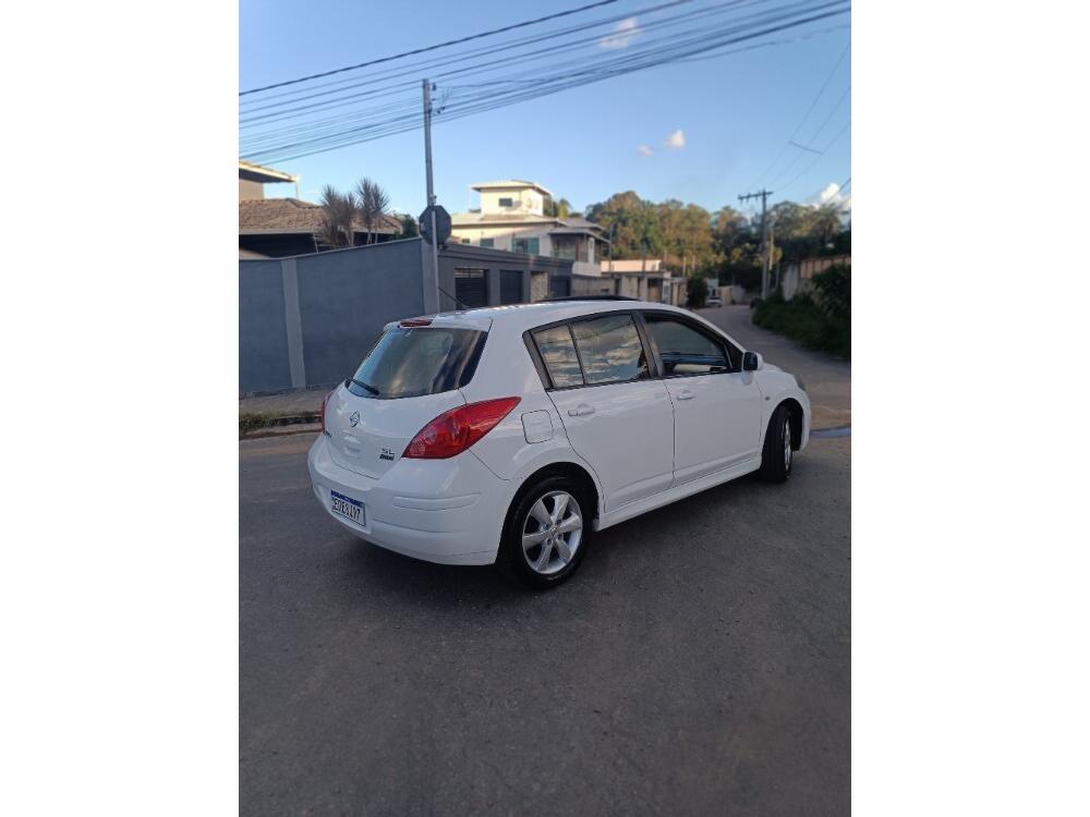 Nissan Tiida Hatch