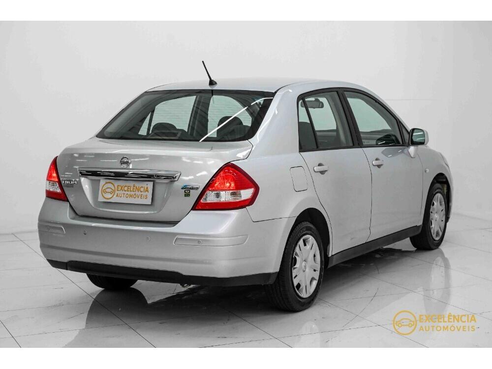 Nissan Tiida Sedan
