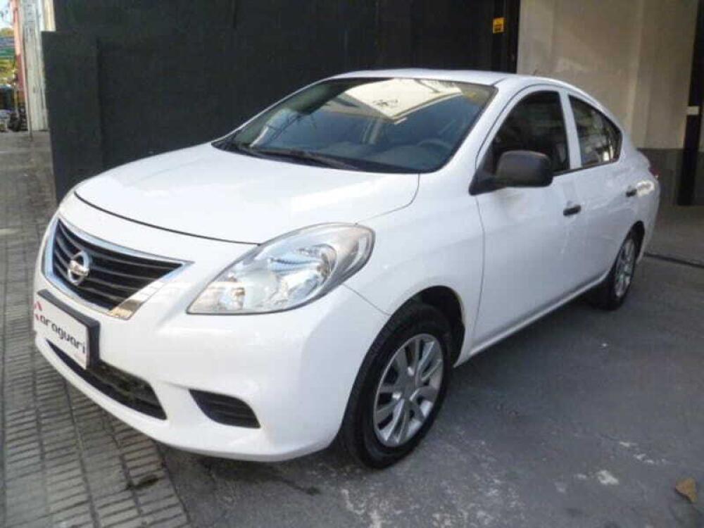 Nissan Versa S 1.6 16V FLEX 2012