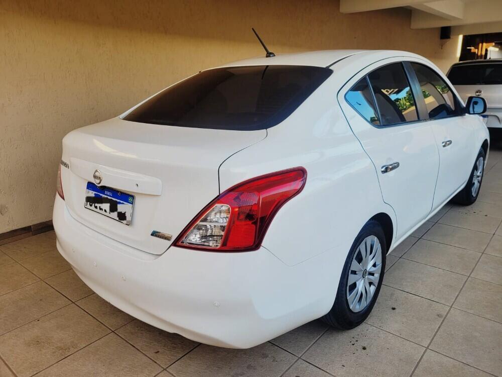 Nissan Versa