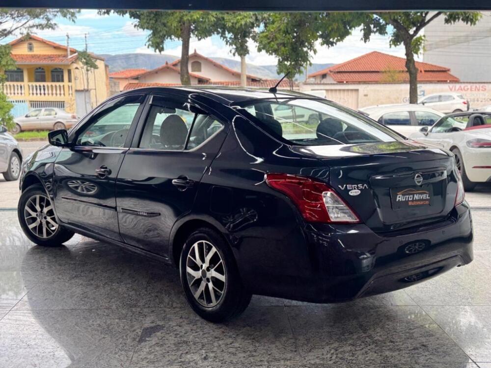 Nissan Versa