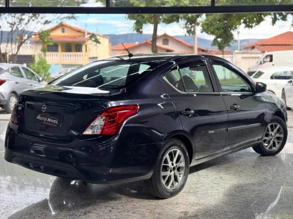 Nissan Versa