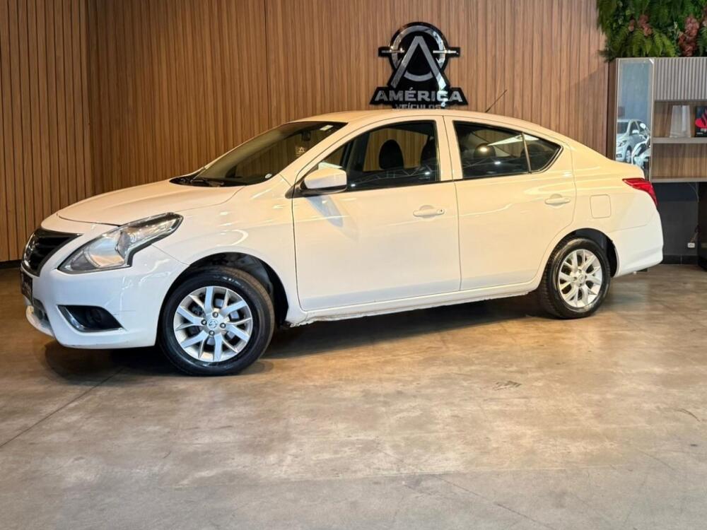 Nissan Versa