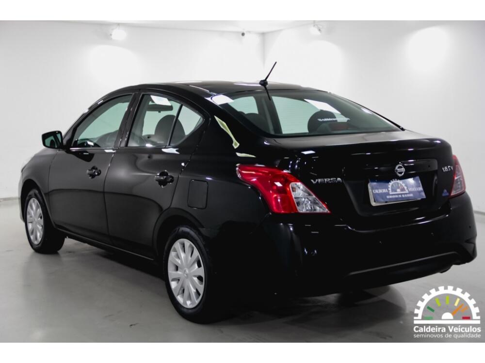 Nissan Versa