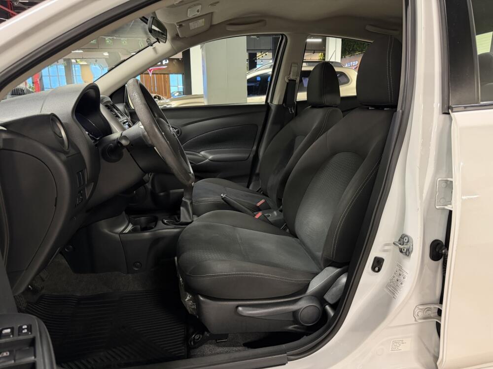 Nissan Versa