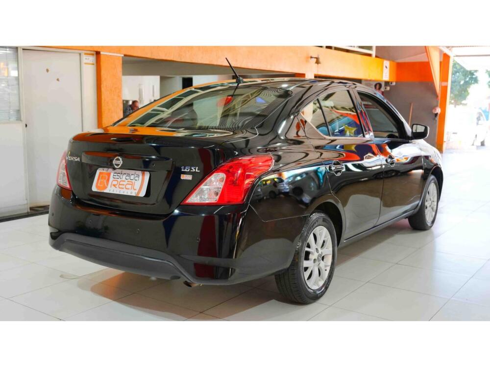 Nissan Versa