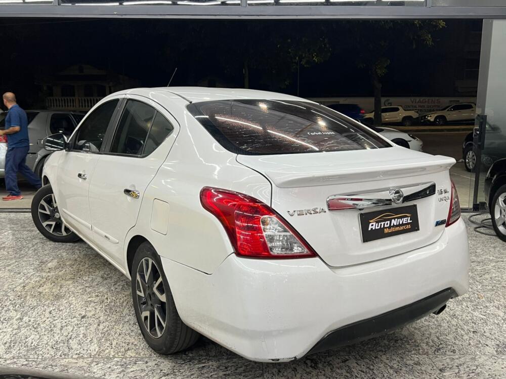 Nissan Versa