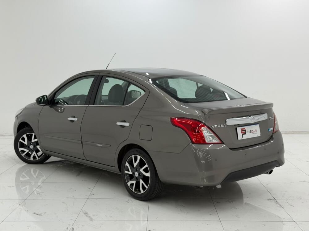 Nissan Versa