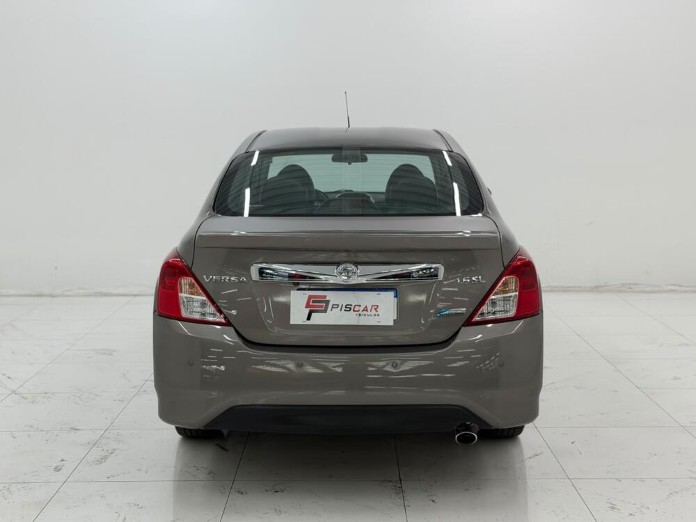 Nissan Versa