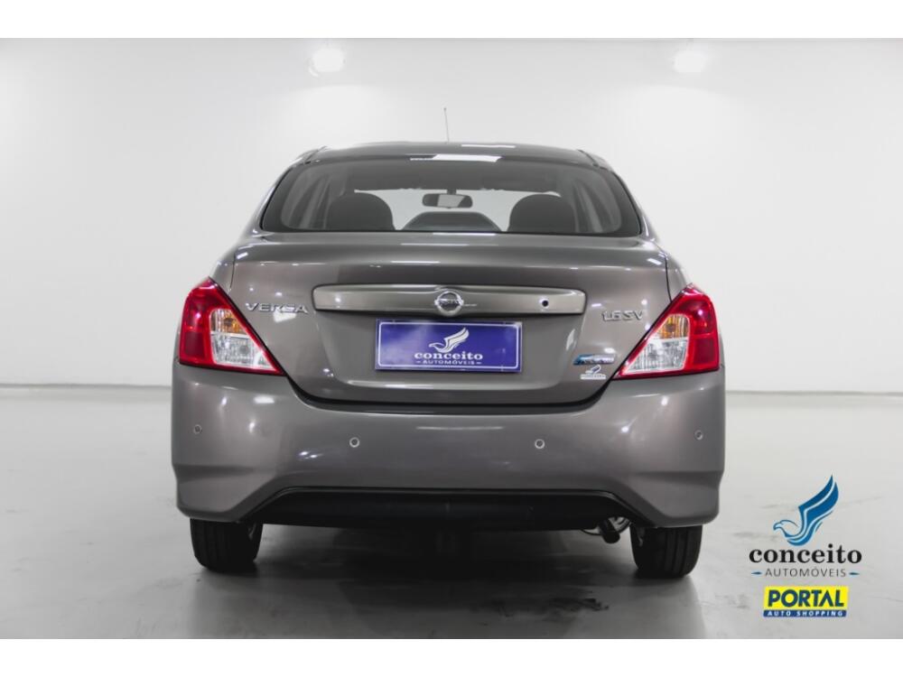 Nissan Versa