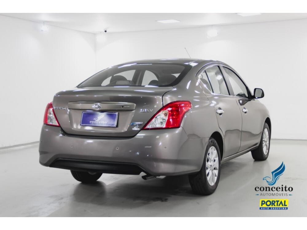 Nissan Versa