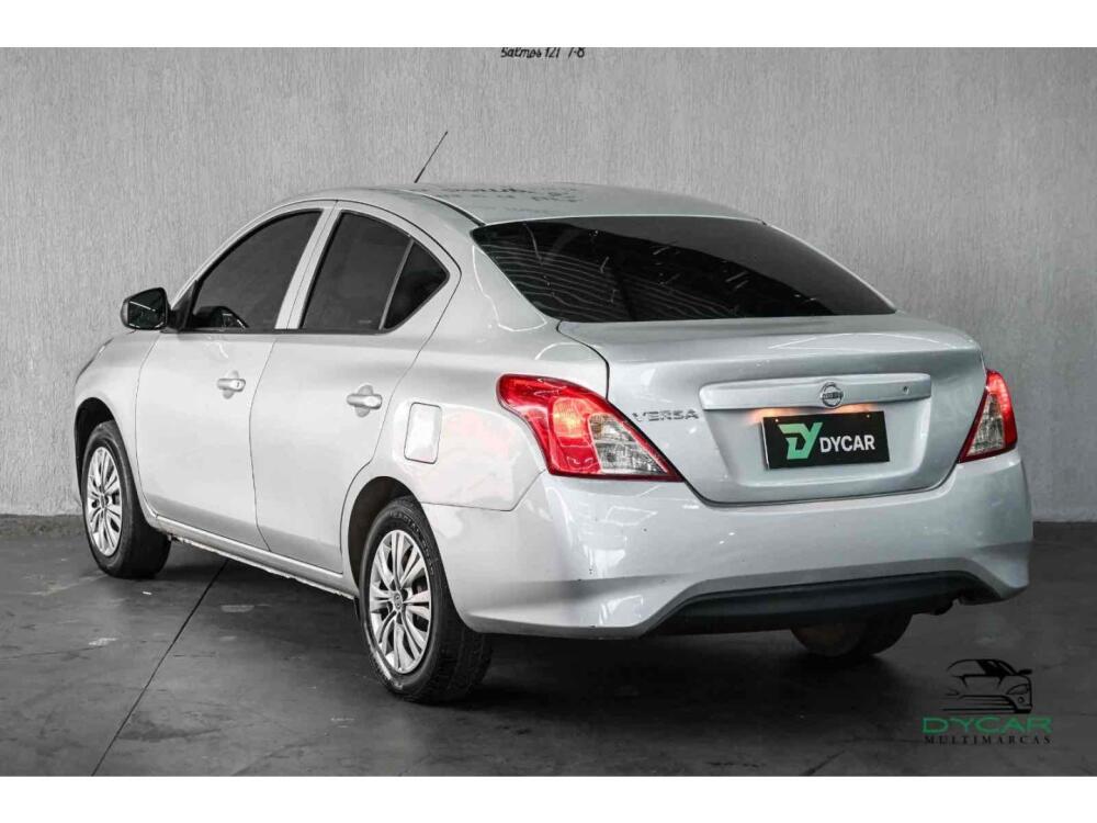 Nissan Versa