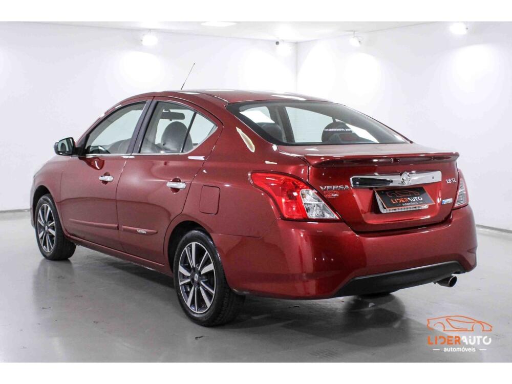 Nissan Versa
