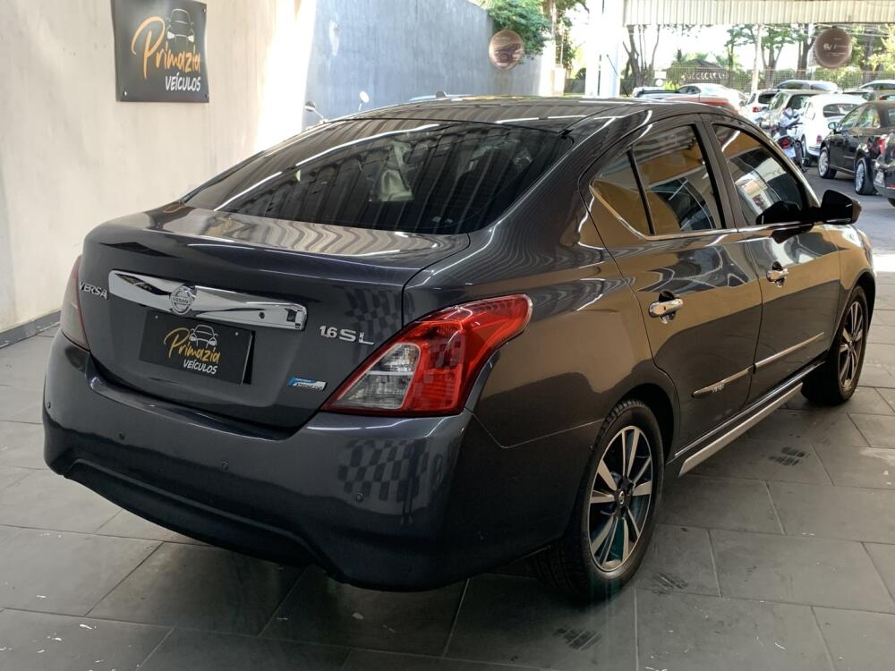 Nissan Versa