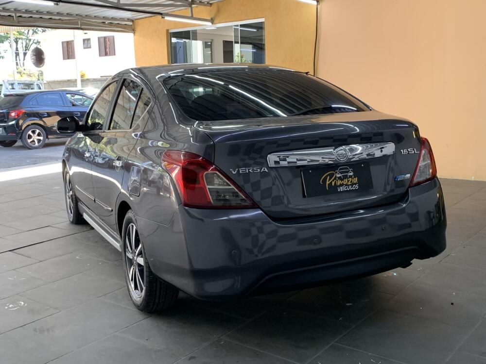 Nissan Versa