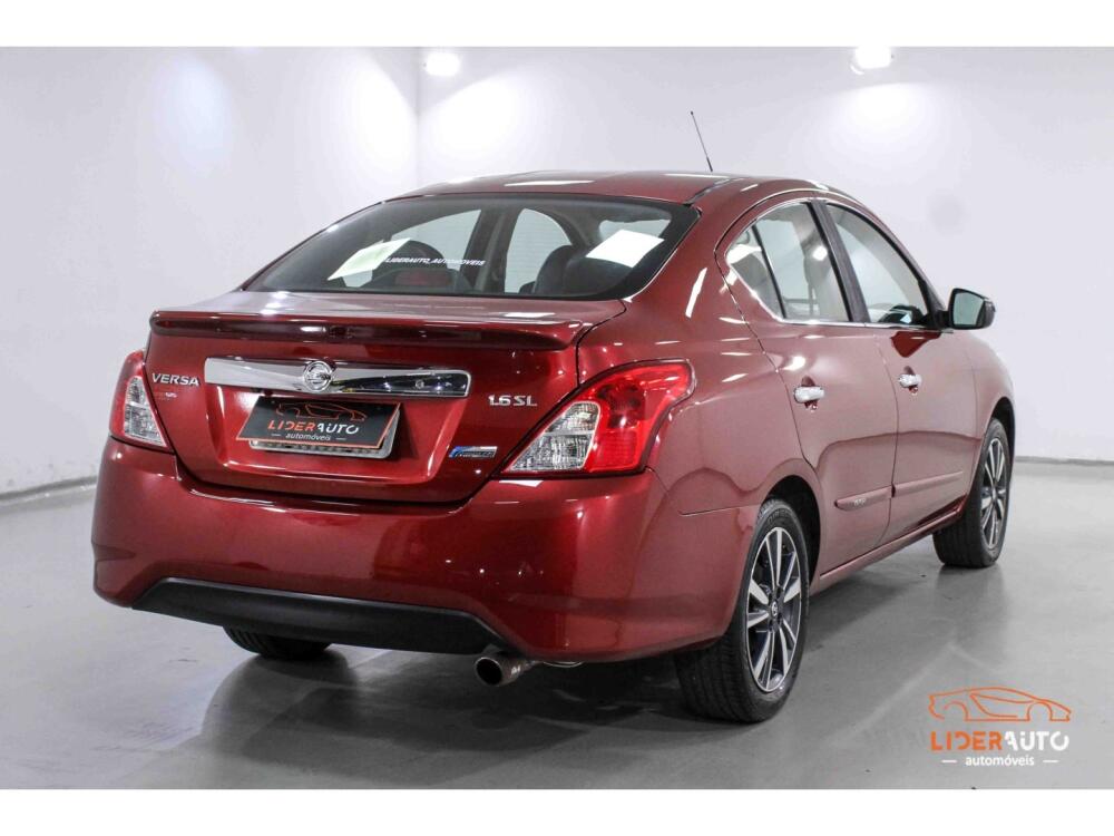 Nissan Versa