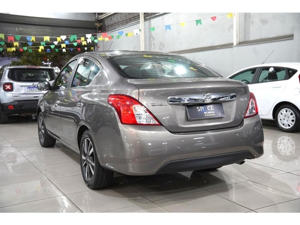 Nissan Versa
