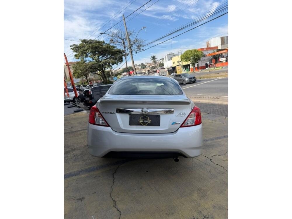 Nissan Versa