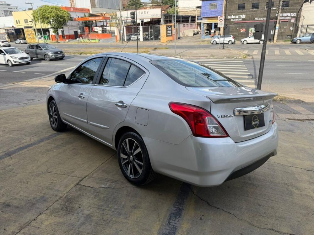 Nissan Versa
