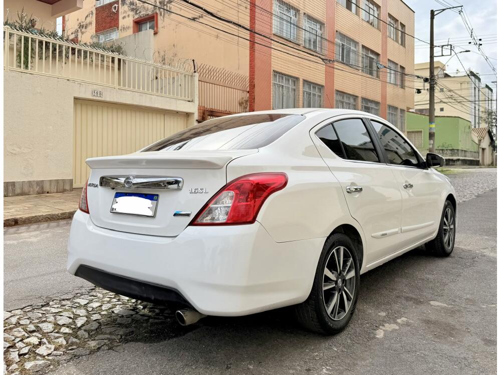 Nissan Versa