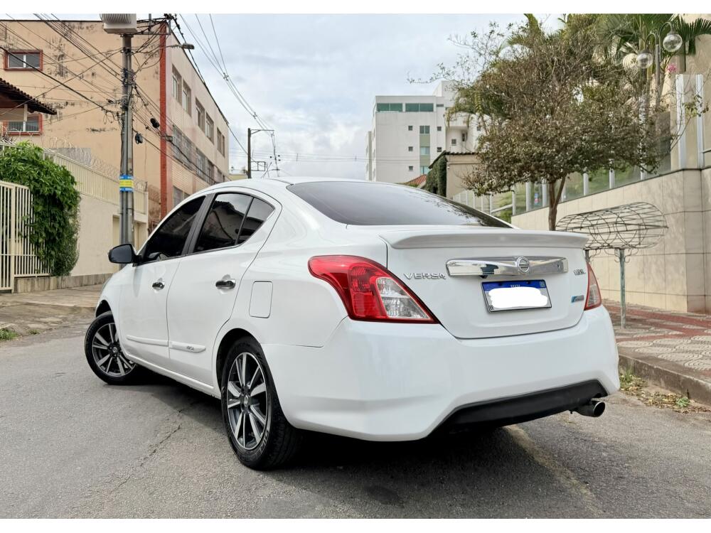 Nissan Versa