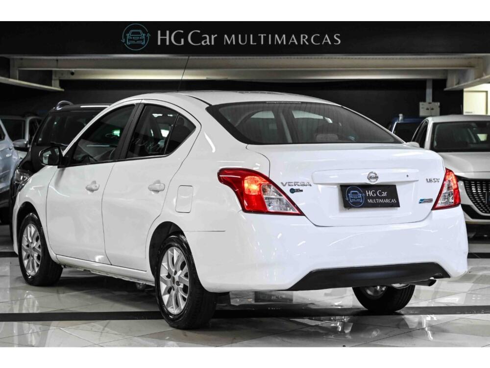 Nissan Versa