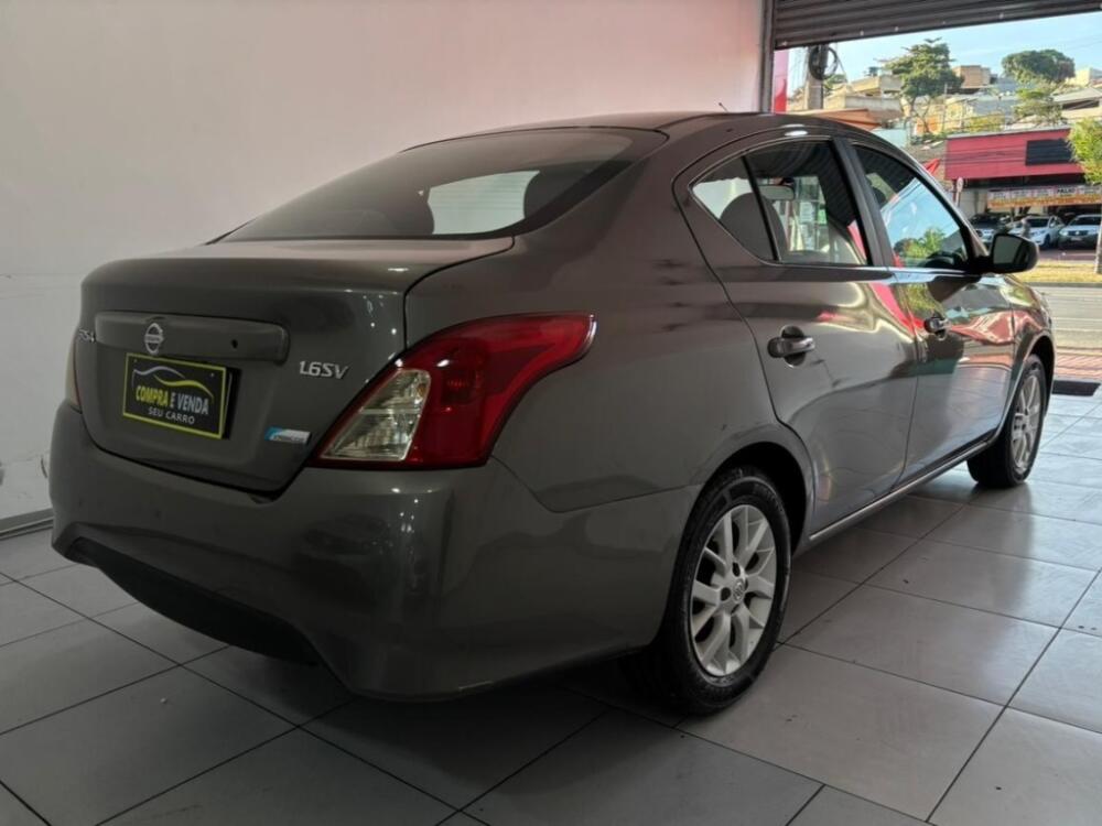 Nissan Versa