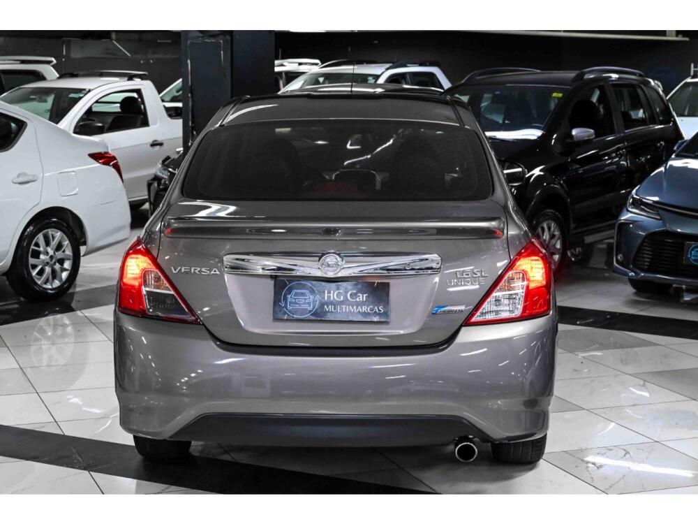 Nissan Versa