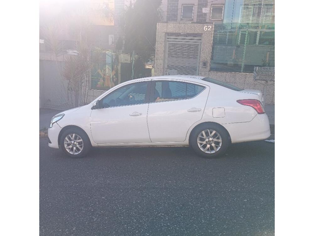 Nissan Versa