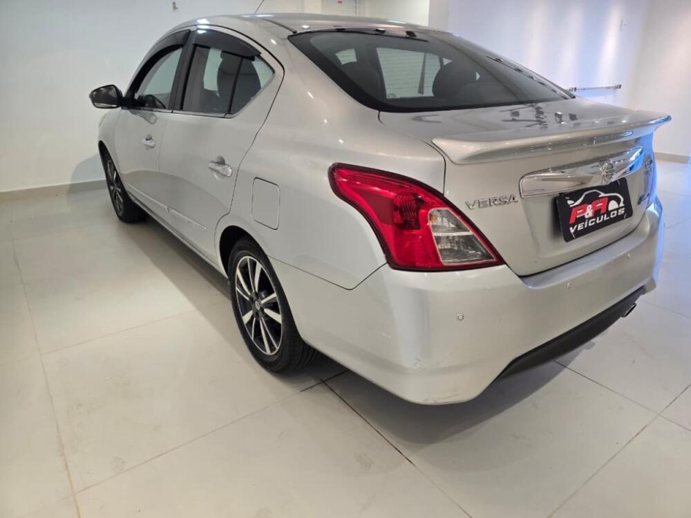 Nissan Versa