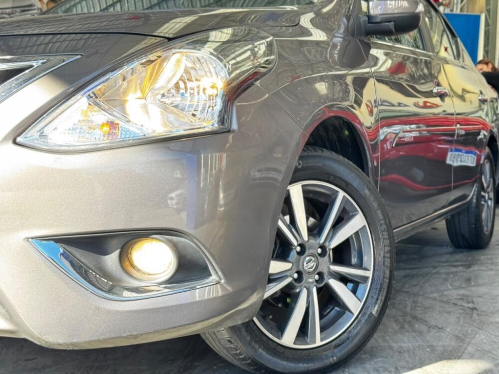Nissan Versa