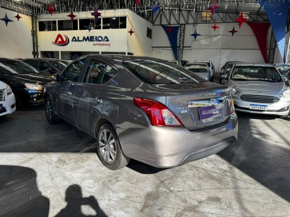Nissan Versa