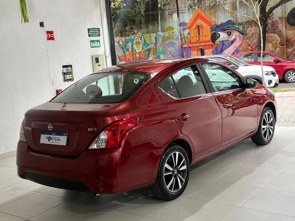 Nissan Versa