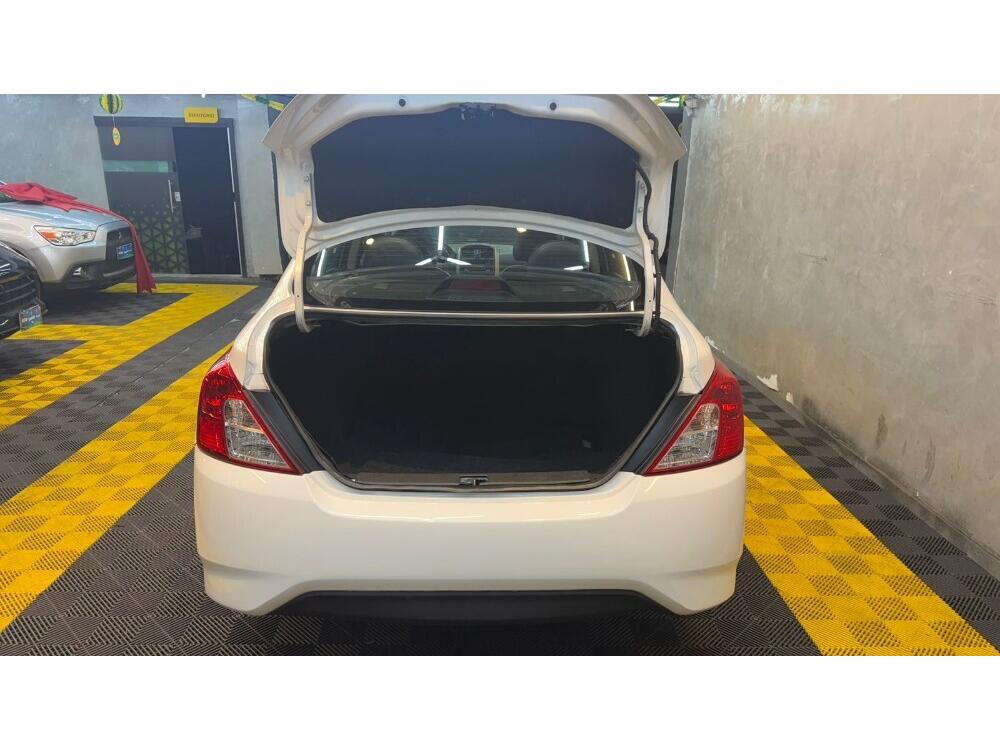 Nissan Versa
