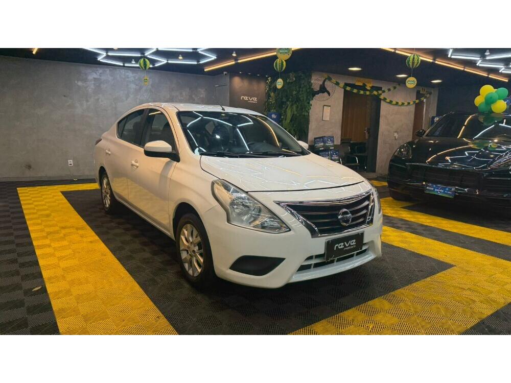 Nissan Versa