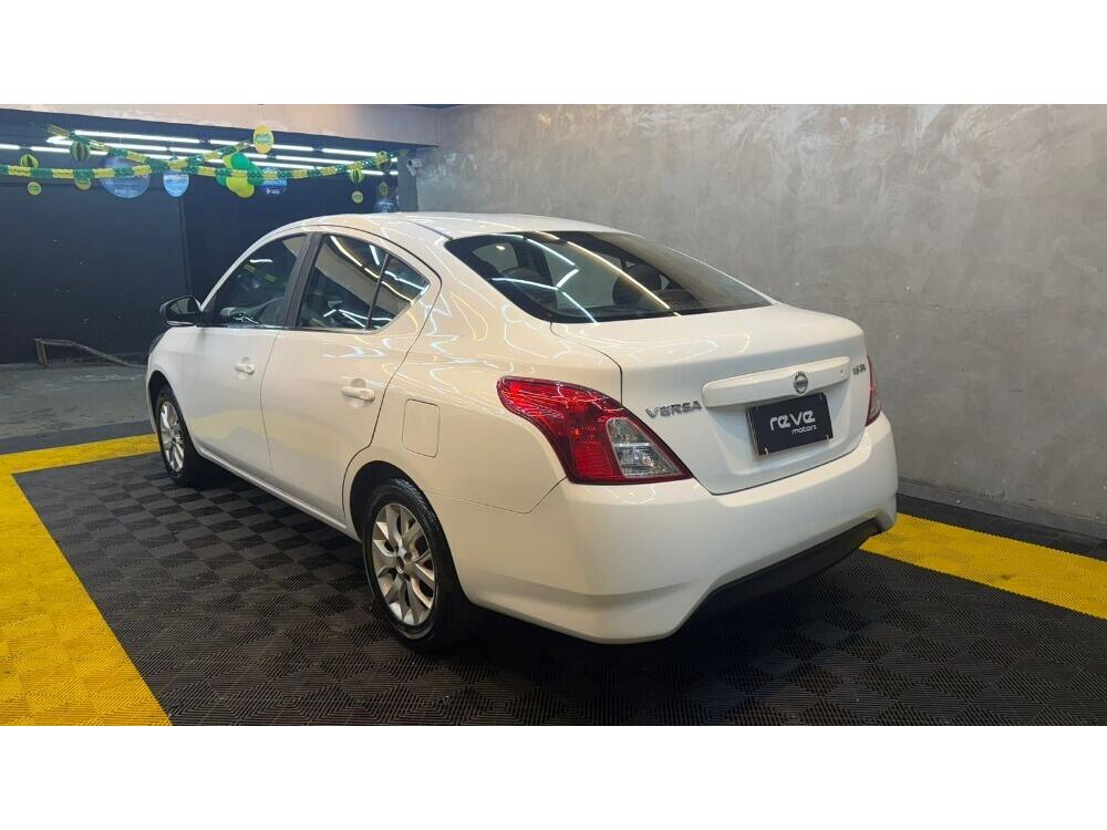 Nissan Versa