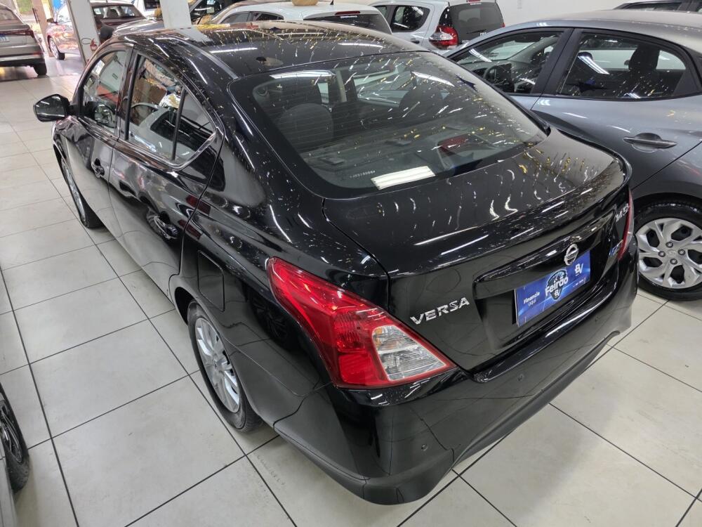 Nissan Versa